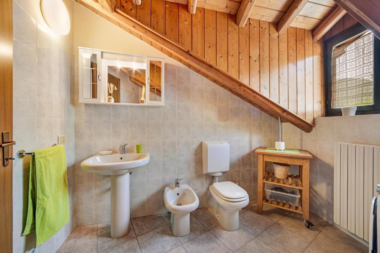 Mansarda Fra Monte E Lago Apartment Esino Lario Luaran gambar